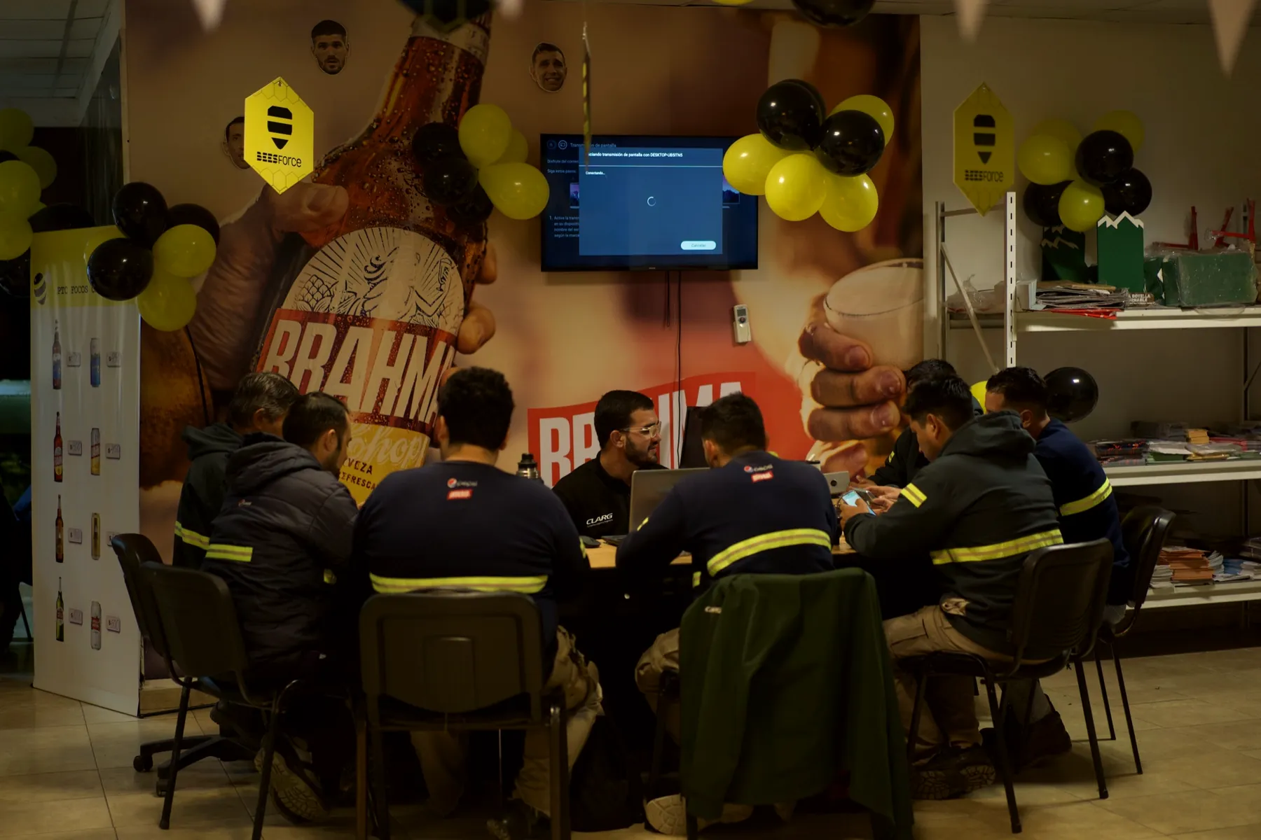 Foto original del evento (material de partida, no tomada por Majo)
